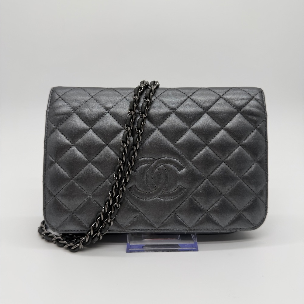 Chanel Wallet on Chain Quilted Leather Shoulder Bag in Silver Grey